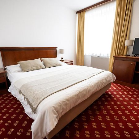 Hotel Zvezda Murska Sobota Exterior foto